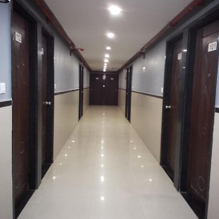 Infinity Rooms & Banquet Сурат Екстер'єр фото