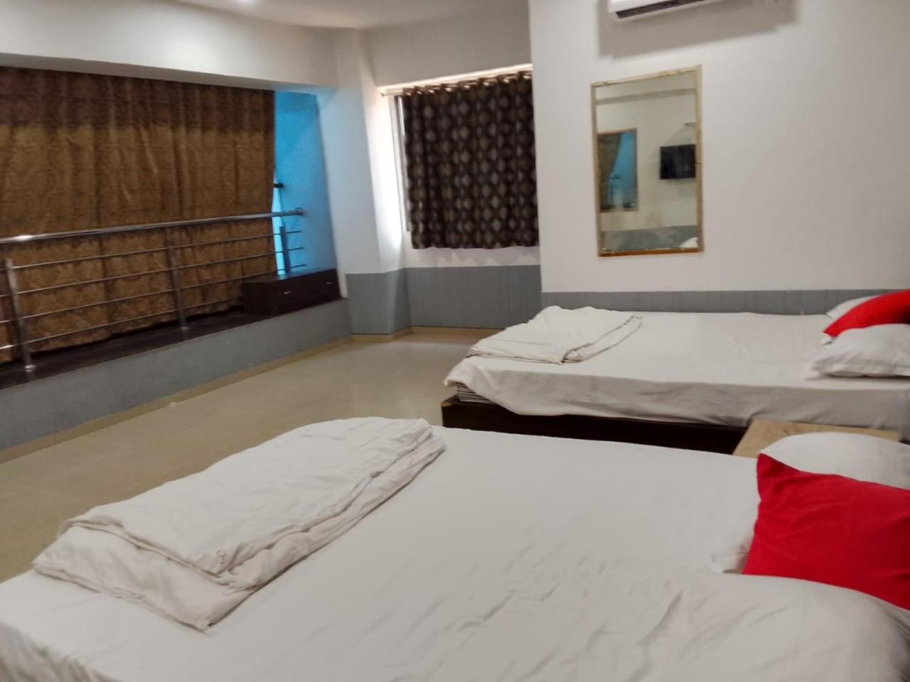Infinity Rooms & Banquet Сурат Екстер'єр фото